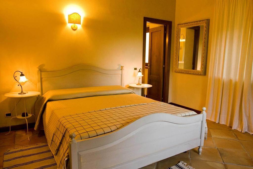 Agriturismo Borgo Serafino Mangone  Ruang foto